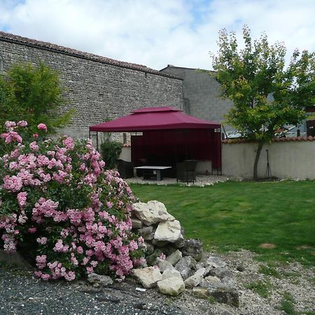 Bed and Breakfast Maison Blanc Gibourne Zewnętrze zdjęcie